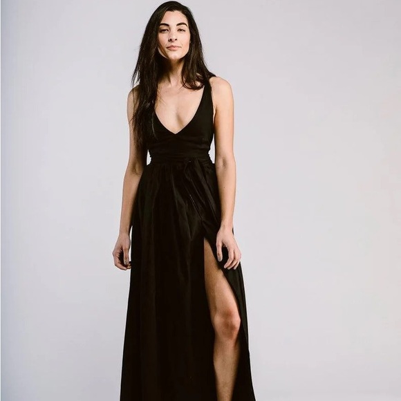 Wedding dress I never wore. I bought it as a sample=nonreturnable - Picture 4 of 4